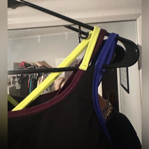 Gap Fit Sports Active Triple Strap Dark Berry Medium Sport Bra Top Women S New - Picture 2 of 3